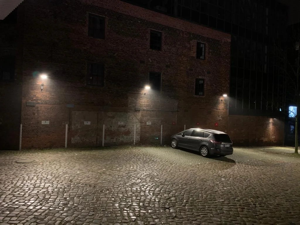 Außenbeleuchtung bei Nacht