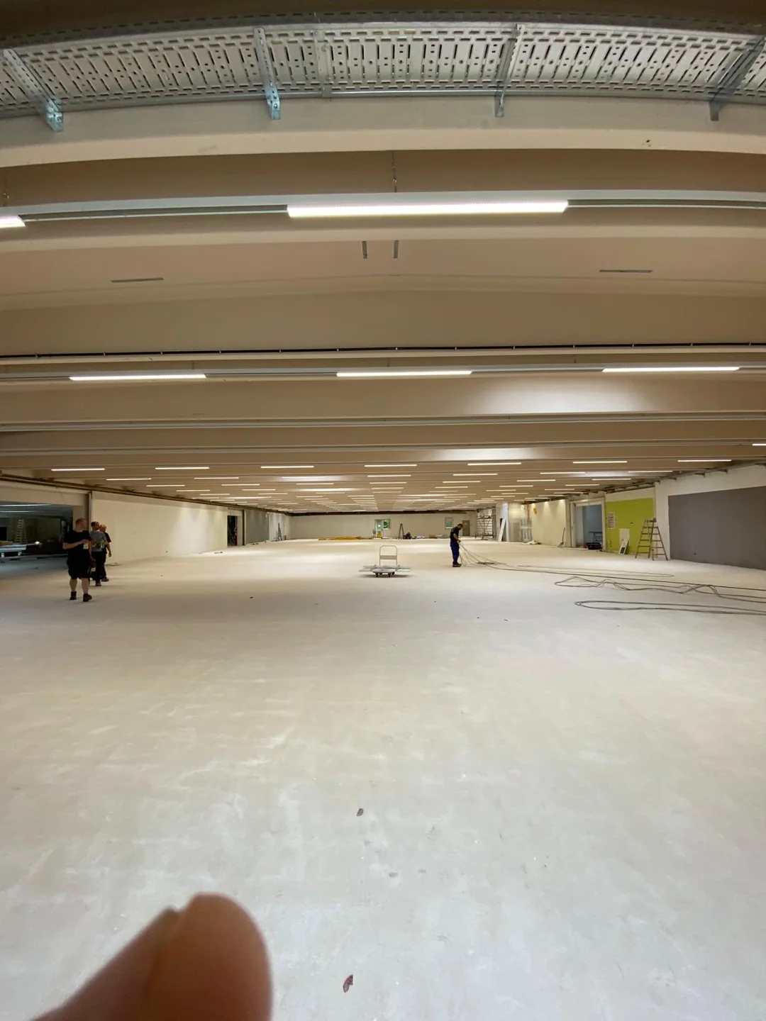 Beleuchtung einer großen Halle